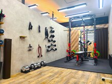 周りが気にならない完全個室でのマンツーマントレーニング！