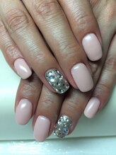 ネイルサロンふわり/ワンカラー+1本ストーン敷き詰め