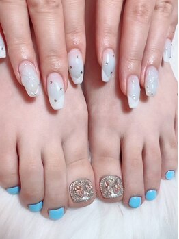 ローズ(Rose)の写真/夏に映える可愛いフットネイルが大人気♪丁寧な施術とカウンセリングで、初めての方でも安心して通えます！