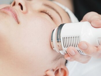 マーレ(MARE)の写真/【土台から変える肌管理サロン♪】EMSによる引き上げでたるみやほうれい線も改善◇凸凹肌やニキビケアにも!