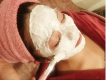 スキンケアスタジオ アコ 新宿店(Aco)/ホワイトパックでしっとり美白に