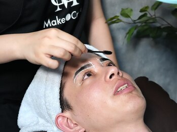 メイククラッシュ 新宿(Make Crush)の写真/【眉毛サロンが初めての方大歓迎◎】濃い眉毛/薄い眉毛/左右差が気になる等…貴方の悩みを解消し清潔感UP◎