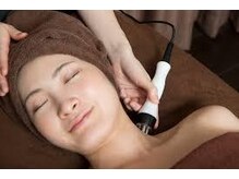 《おススメメニュー３》　ハイパー小顔60分＋背面ハイパーナイフ10分＋アロマ50分計120分