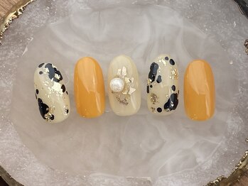 ジェンナ(Jann)/牛柄ネイル