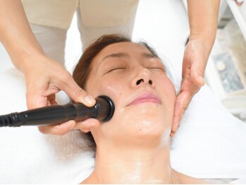 スズカ(SUZUKA)/シワ・たるみの改善も◎