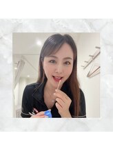 ホワイトニングショップ 下関店/ワセリンを唇に塗ります