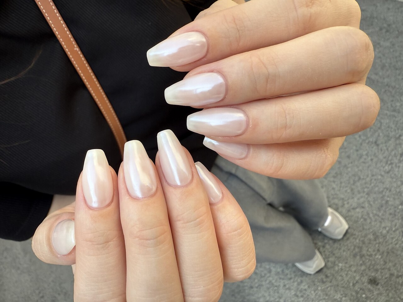 ホワイトワンカラー 2025年-2026年冬トレンド】ホワイト ワンカラー ハンドのネイル