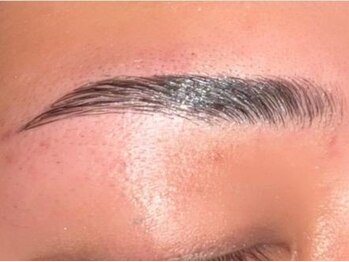 リリス(Liris)の写真/お顔の印象を左右する眉のお悩み解決しませんか？プロにお任せください☆美眉×美まつげで理想の目元に…♪