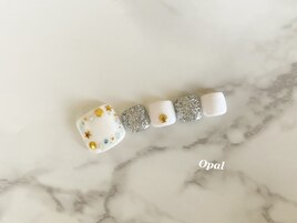 夏のホワイトフットネイル