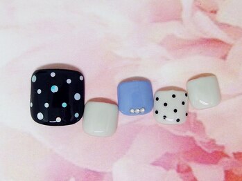 ネイルライフ(NailLife)/ドット&ブルーのフットネイル