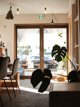 完全個室サウナ サウナスポットエビナの写真/家事や仕事の合間にフラッと寄れる個室サウナ♪ワーキングスペースもあるので働きながらリフレッシュも◎