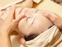 ホワイトサロンファミリア(whitesalon familia)/小顔コルギ　コルグン