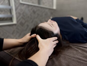 ヴィオーデ 立川店の写真/【小顔＆ヘッド70分オールハンド☆】頭皮ケアを超えた深圧ドライヘッドスパで顔も頭もスッキリ爽快！