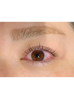 ナチュラル上品な目元にしたい