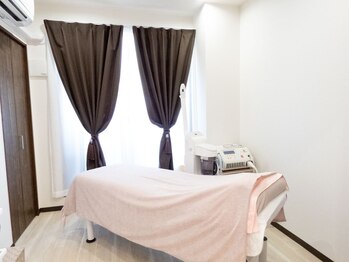 グランデュール(Grandeur)の写真/【ワキ脱毛初回￥1650】丁寧なカウンセリングで初めての方も安心♪露出の増える夏に向けてツルスベ美肌に◎