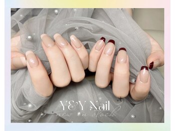 2色のフレンチネイル