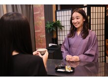 まどろみの雰囲気（カウンターでゆったりカウンセリング♪心身共にリラックス♪）
