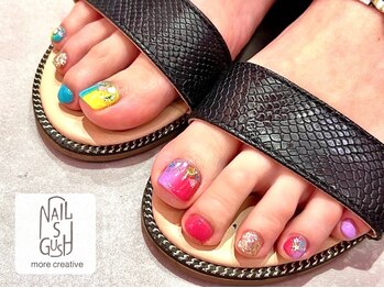 ネイルズガッシュ 武蔵小山店(NAILsGUSH)の写真/おしゃれは足元から♪うるキラから派手かわいいまで挑戦できちゃう！イベントや旅行前にもおすすめ☆