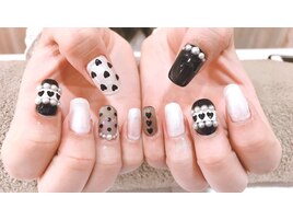 ブラック×ホワイトネイル