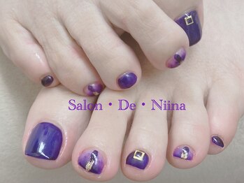 サロンドニーナ(Salon De Niina)/ぶどう色フットネイル!