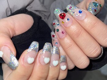 ハチイチイチサン(8113)/きらきらビジューネイル