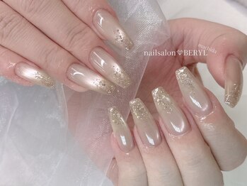 ベリル(BERYL)の写真/爪の形にや亀裂でお困りの方に★長さ出しで憧れの縦長美爪に。ハンドケアも◎持ち込み画像も相談OK!