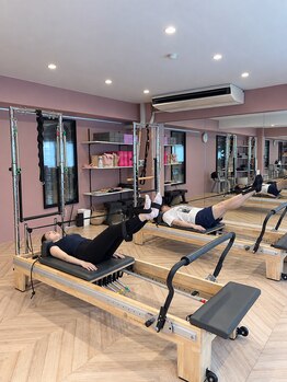 スタジオ エン(STUDIO EN)の写真/《谷町四丁目◇マシンピラティス》カップル◆隣同士でカップル・ご友人・ご家族と過ごす特別な施術が可能◎