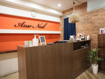 アジュールネイル 江坂店(AzurNail)の写真/【江坂駅すぐ】リーズナブルで通いやすい！シンプル上品～個性派まで何でもお任せ！誰もが見惚れる指先に☆