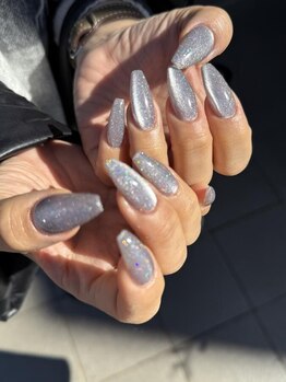 ネイルズキュー(NAILS CUE)の写真/セルフでは叶わない、洗練の美フォルム。長さ出しで指先まで美人見え♪ふと見た指先にときめく毎日を◎