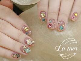 キラキラ宝石ネイル