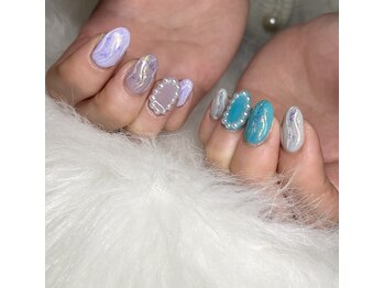 フィー(fee)/ウネウネネイル