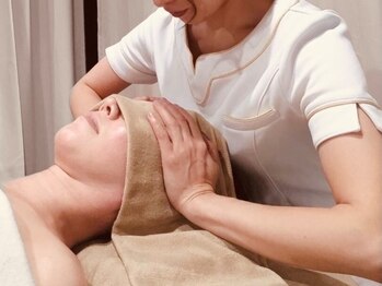 エクラリュクス アオヤマ(eclat Luxe AOYAMA)の写真/【小顔と美姿勢を手に入れる】まずはお身体の左右差、歪みをなくすことが大切★