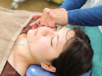 フォレスト治療室/施術風景１