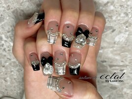 黒チェックネイル