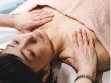 産後／姿勢改善／首肩こり／巻き肩／美容整体