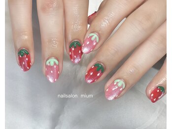 ミアム(mium)/ストロベリーネイル