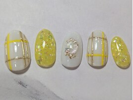 【初回オフ無料】チェックネイル