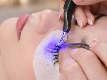 コモレビ(Komorebi)の写真/【今話題のフラットLEDマツエク】初めての方にもおススメ◎当店は『フラットLEDマツエク専門店』です♪