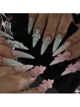 マジックガール 津田沼店(MagiqueGirl)の写真/欲張りさん必見！つけ放題でアートもカラーも豊富に楽しめる！クロムネイルも楽しませるサロン！