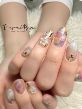 イリスネイル アンド ビジュー(E’risnail&Bijew.)/レインボー&パールフラワー
