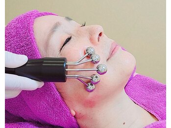 カリタス(CARITAS Total Beauty Esthetic Salon)/美顔筋リフトボーラー