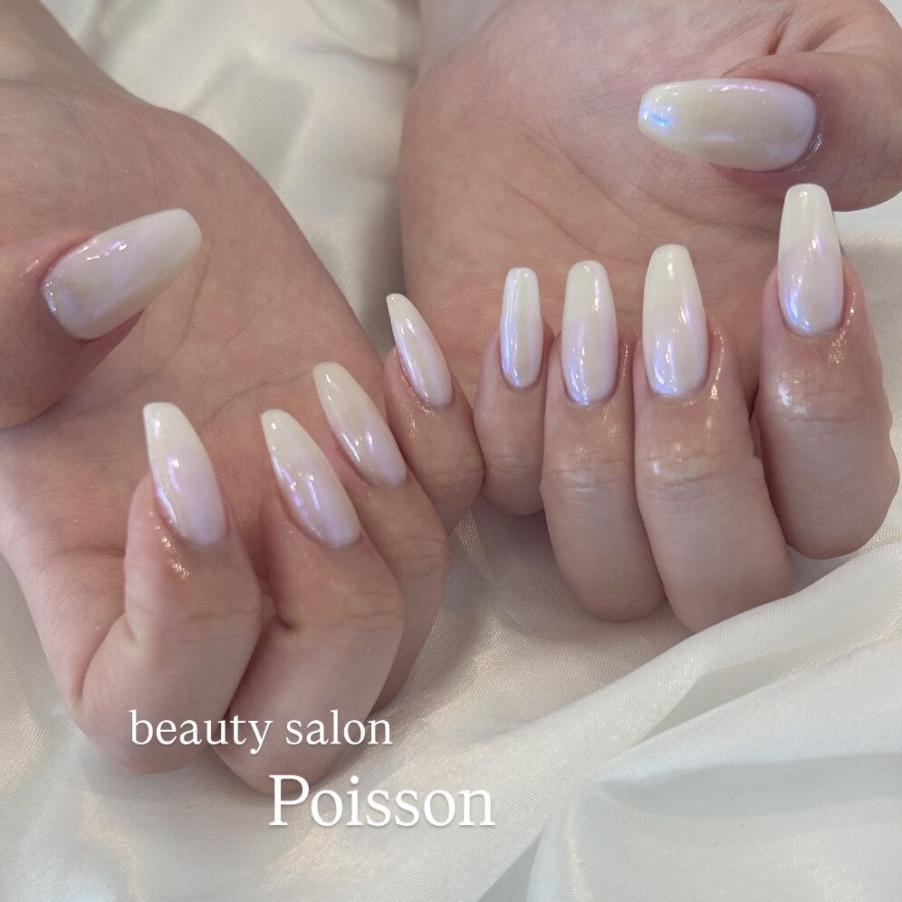 2025年-2026年冬トレンド】ホワイト ワンカラー ハンドのネイル