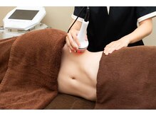 リ リフレッシュの雰囲気（大人気の新型ハイパ一ナイフ7で固い脂肪を分解し徹底燃焼!!）