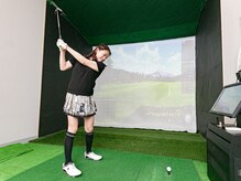 シミュレーションゴルフは練習だけでなく１４０のコースをご用意