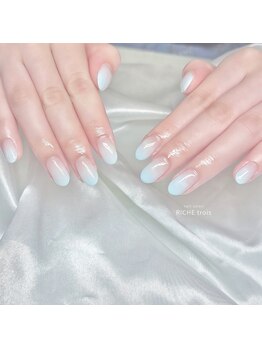 リッシュ トロワ(RICHE trois)/パステルブルーグラデーション
