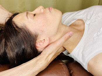 リファイン(Refine)/ストレートネックに首の前弯を