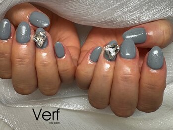 ネイルサロン べルフ(nail salon Verf)/グレー×ハートパーツ♪