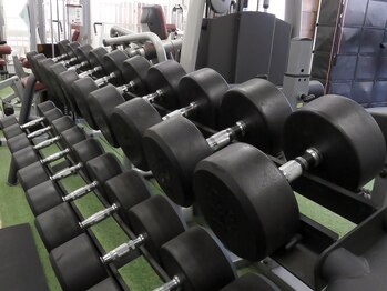 スリーエー(AAA)/ダンベルは1Kg~50Kgまで!