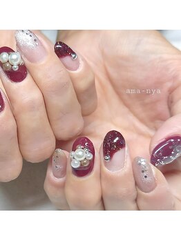 アマーニャ(ama-nya)/ボルドー 雪の結晶ネイル