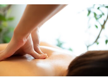 スロース(Sloth)/"巡"全身アロマトリートメント